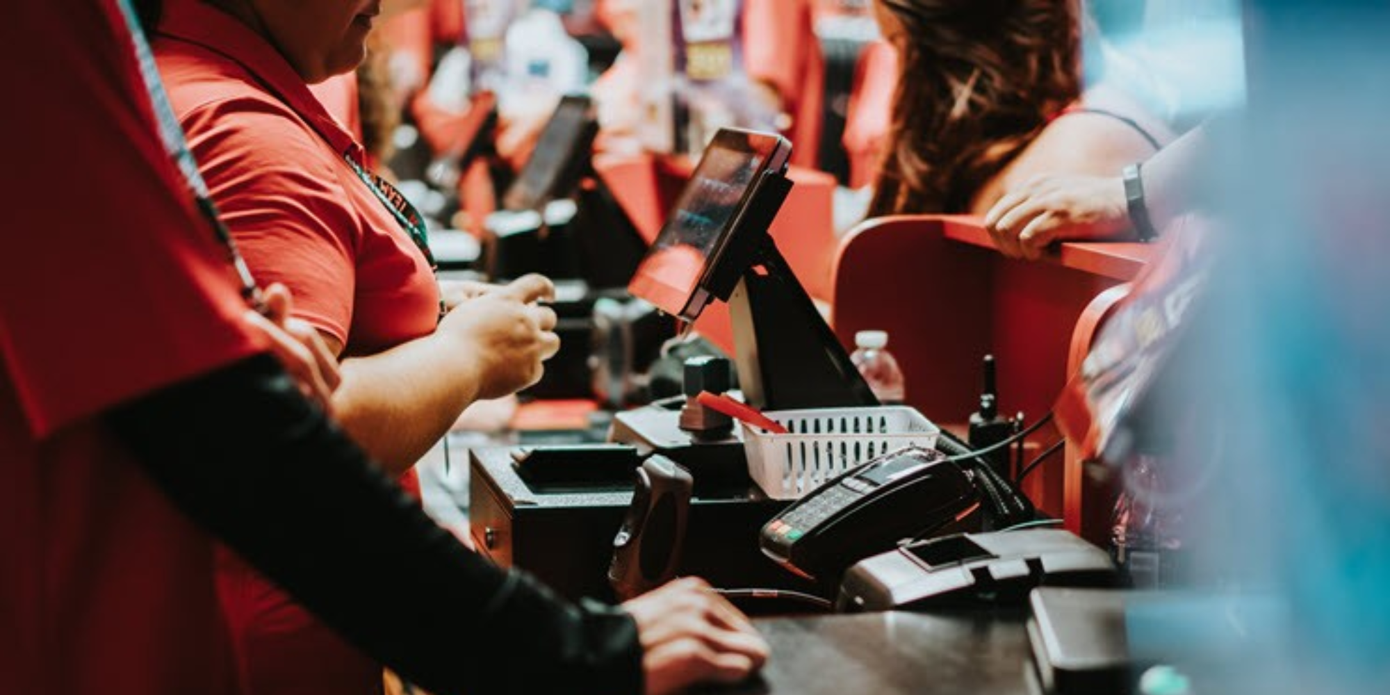 5 Strategies to Improve Customer Experience in Retail Stores